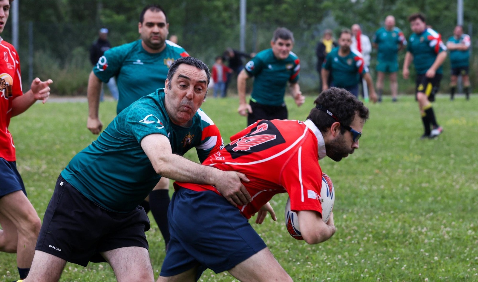 Encuentro de rugby inclusivo entre el combinado de la Federación de Bizkaia y la Federación Navarra, en Erandio